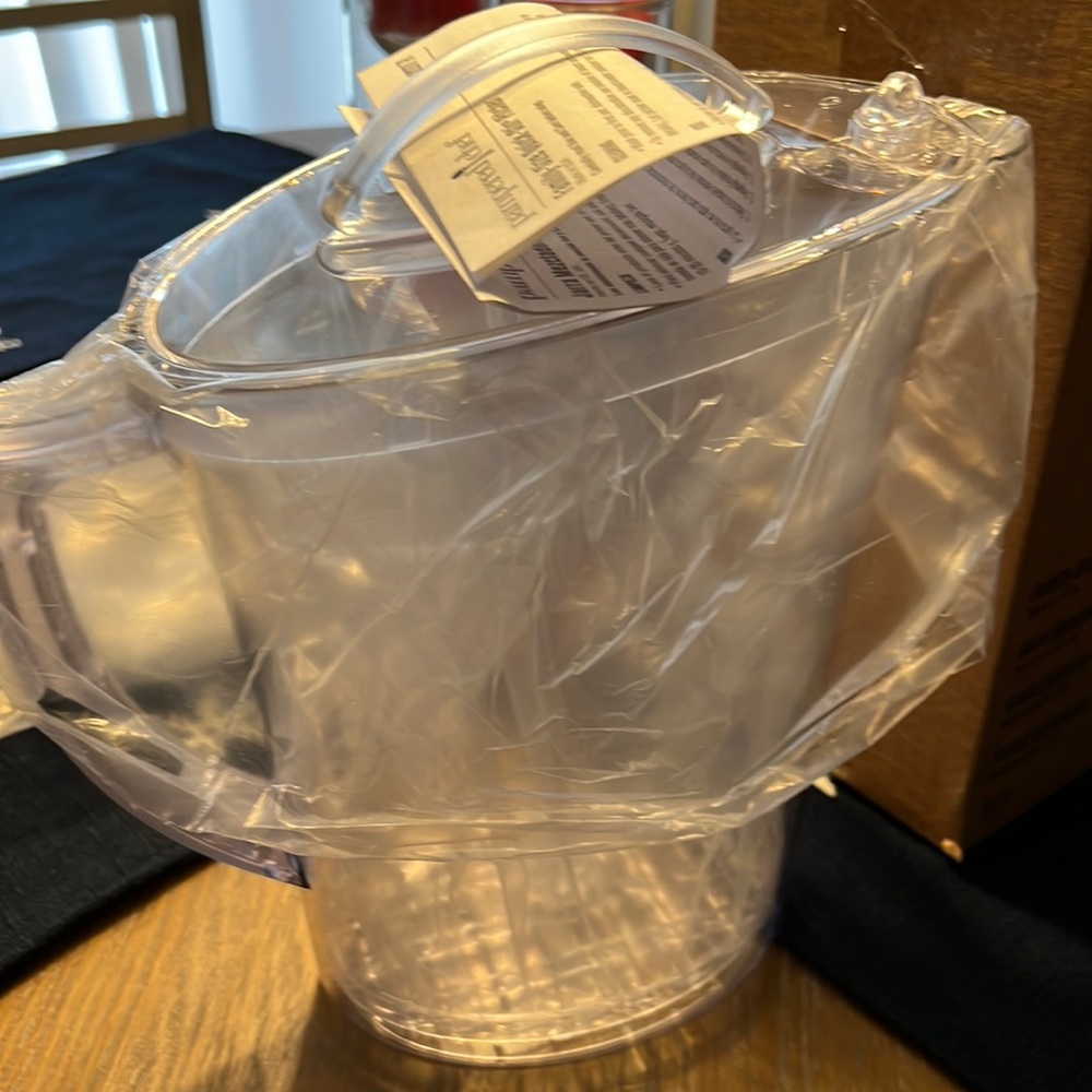 Pampered Chef - Family Size Quick Stir Pitcher